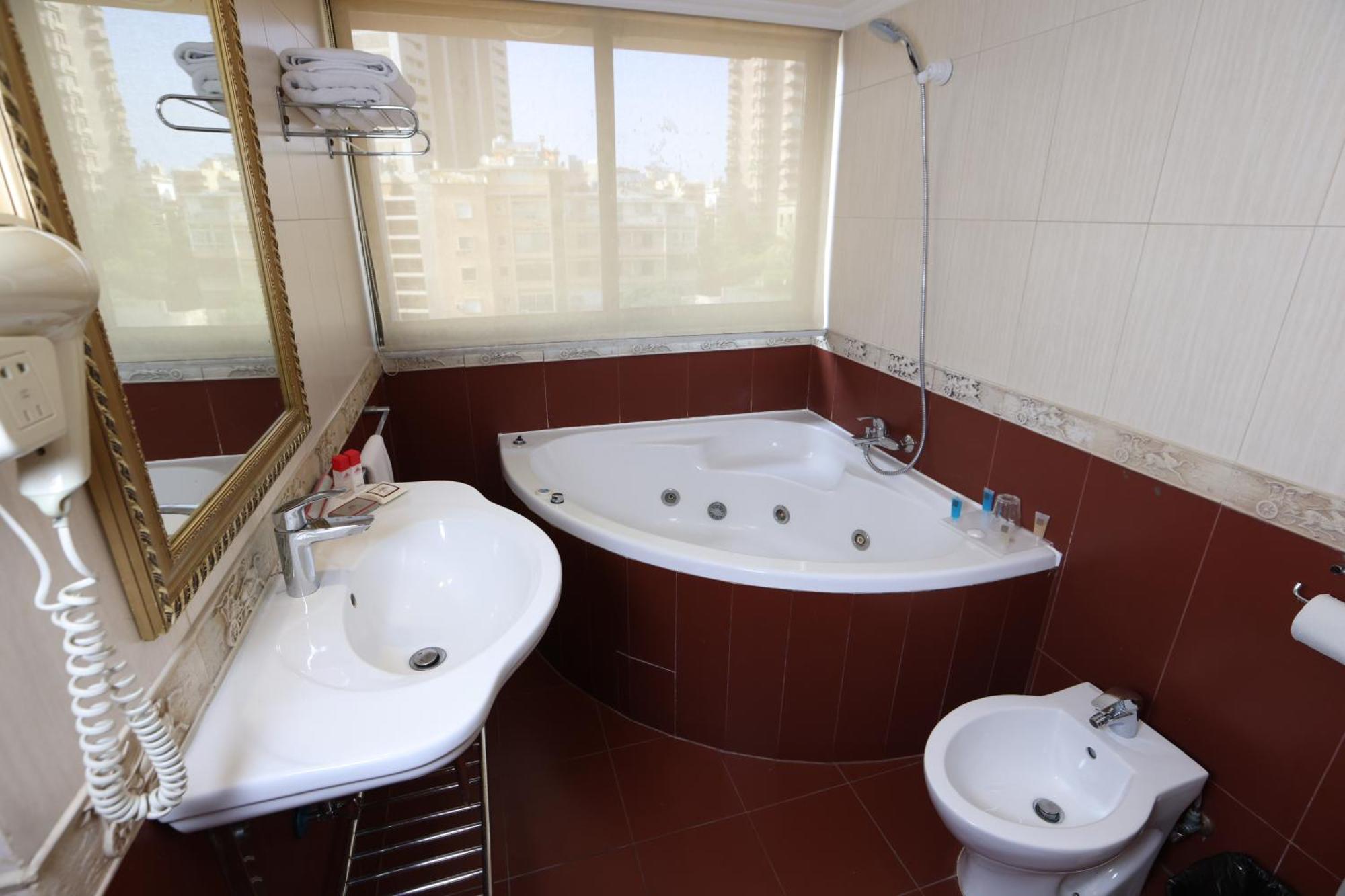 Duroy Hotel By Beverly Beirut Ngoại thất bức ảnh